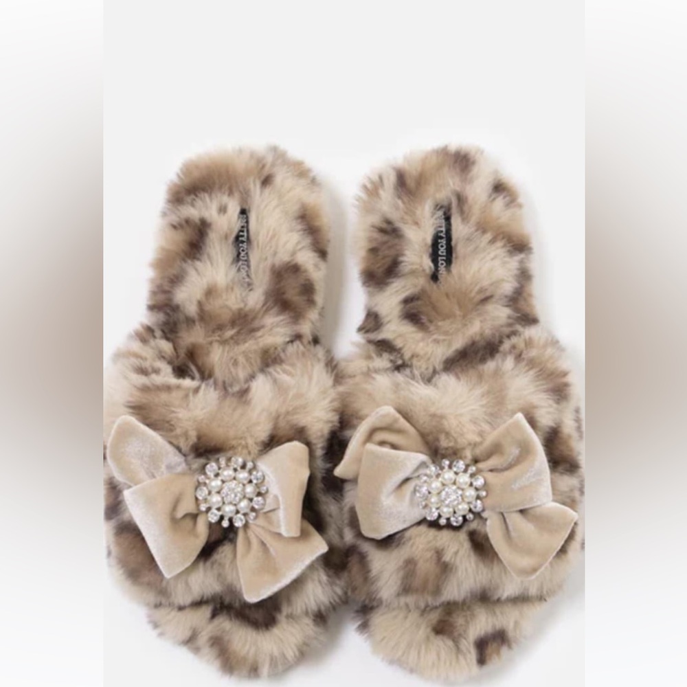 Pretty You slippers NWT
